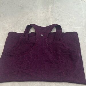 Lululemon tank top size 8 in purple color
